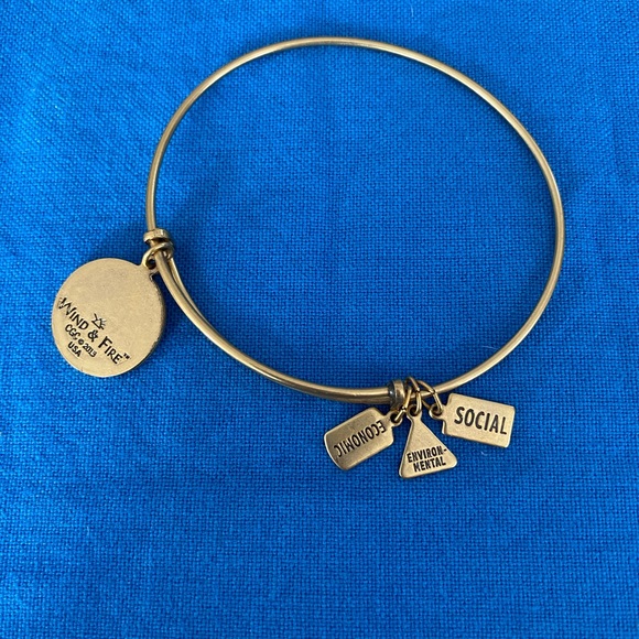 Golden double wire, bangle, teacher themed bracelet, adjustable size - Picture 3 of 4